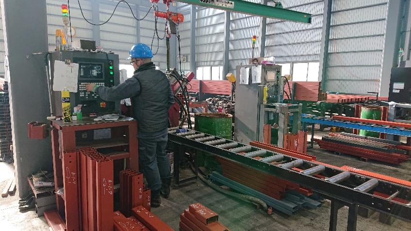 NC切断、穴あけ加工機